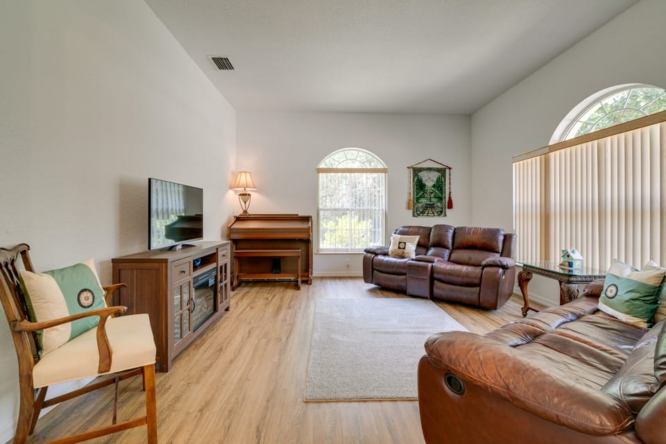 4 Mi to Rainbow Springs: Dunnellon Villa w/ Pool! Villa in Florida