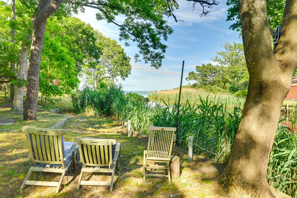 Waterfront New York Getaway w/ Kayaks Cottage in The Hamptons
