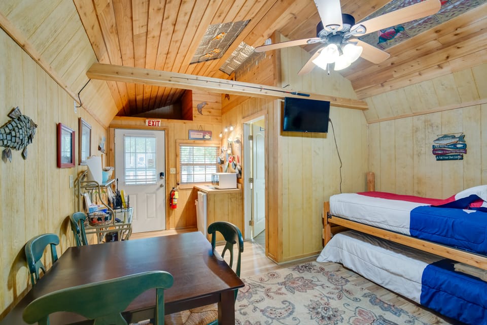 Emory Studio Cabin w/ Lake Fork Boat Access! Apartment in Texas