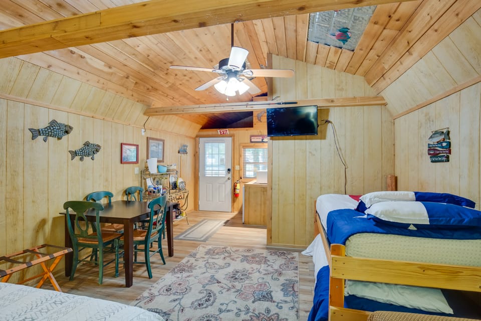 Emory Studio Cabin w/ Lake Fork Boat Access! Apartment in Texas