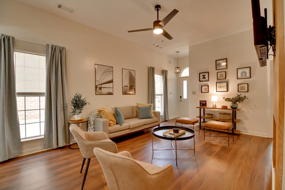 Shelby Farms Greenline Access: Modern Cordova Home House in Cordova