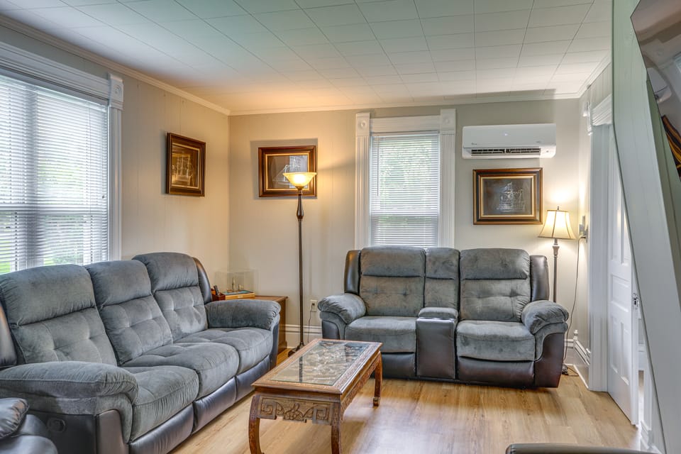 Welcoming Port Clinton Vacation Rental! House in Lake Erie