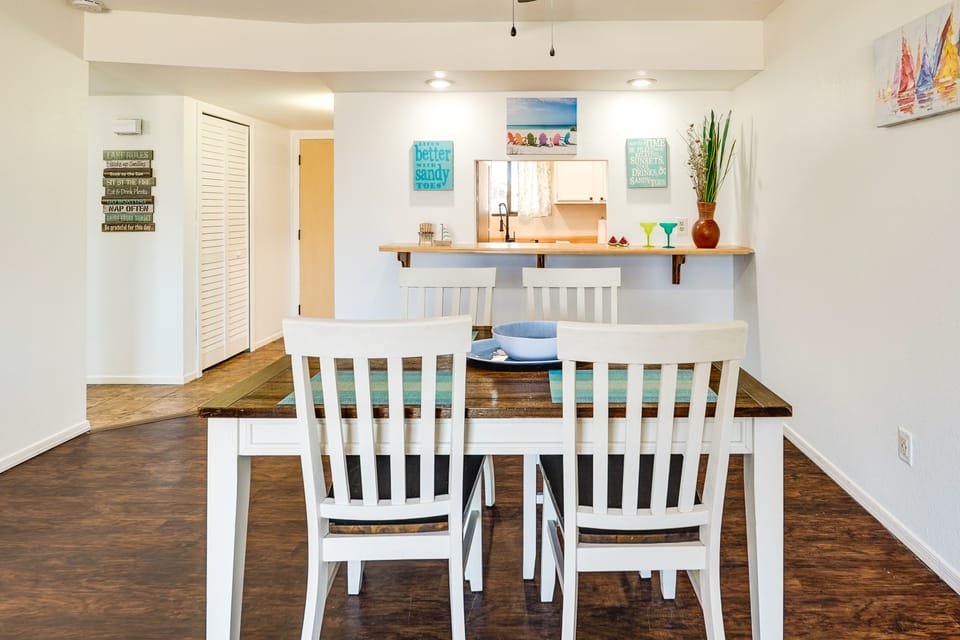 Water & Mtn-View Gem w/ Patio in Lake Havasu City Apartment in Lake Havasu City