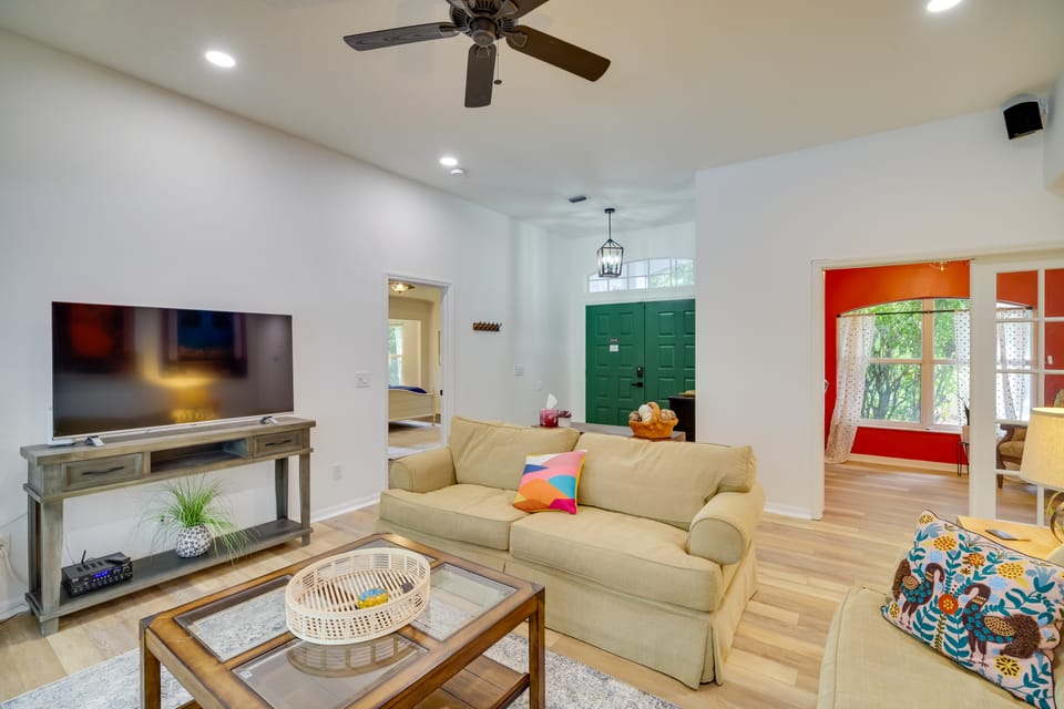 'Casa Blanco' Escape w/ Fire Pit in Sebastian! House in Sebastian