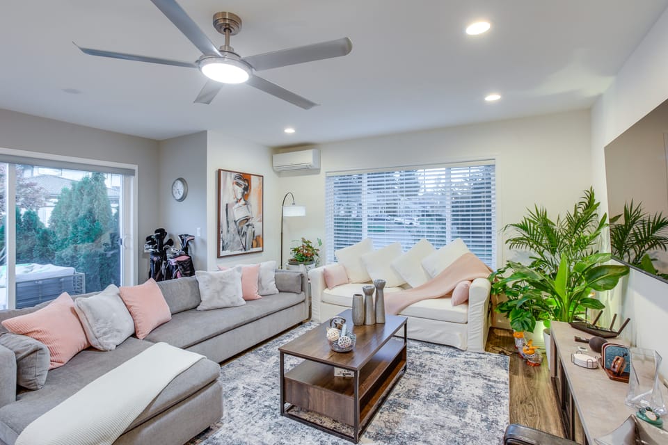 Newly Built Maple Valley Vacation Rental w/ Patio! House in Kent