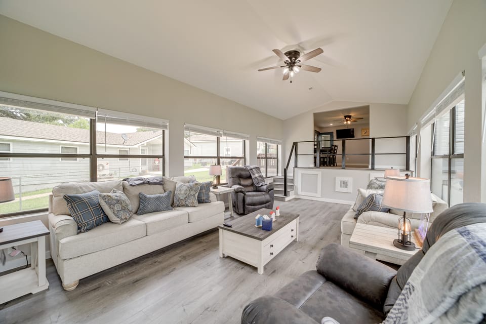 Waterfront Grove Retreat w/ Dock: 'Cedar Ridge' House in Ozark Mountains