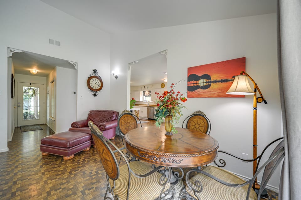 McQueeney Home w/ Grill ~ 10 Mi to New Braunfels House in McQueeney