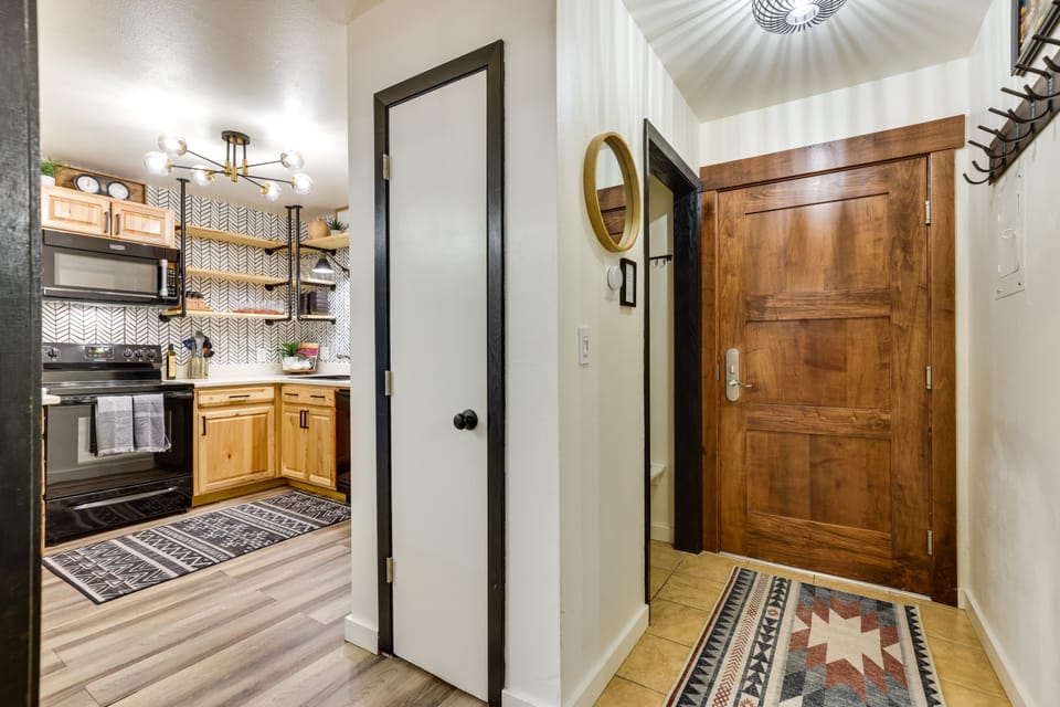 Pool + Ski-In Access: Copper Mountain Condo! Apartment in Copper Mountain