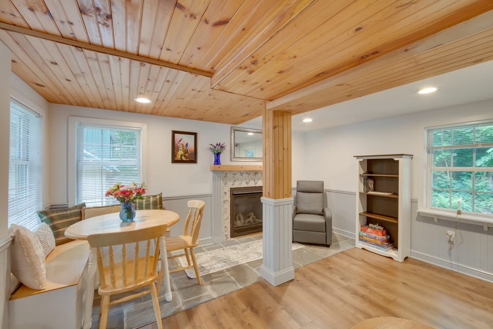 Charming Manheim Cottage w/ On-Site Animal Viewing Cottage in Pennsylvania
