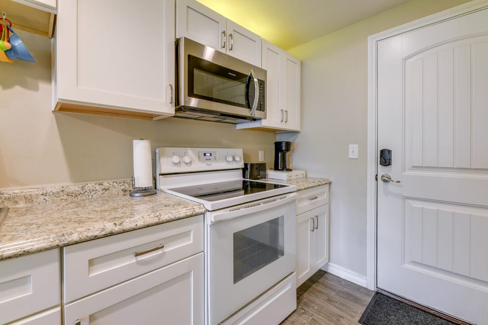 Rockport Unit w/ Pools & Boat Ramp - Near Beaches! Apartment in Fulton