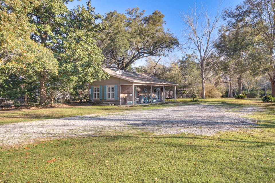 Walk to Beach: Waveland Retreat w/ Yard! Cottage in Waveland