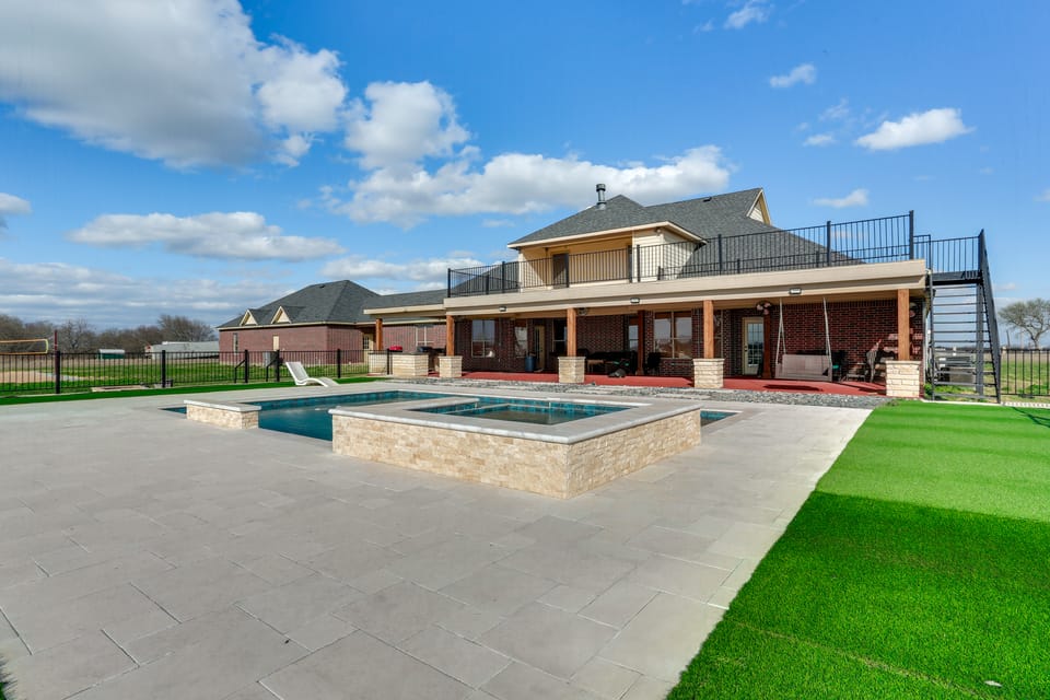 ‘The Oasis Ranch’ 20-Acre Ranch in Whitewright! House in Texas