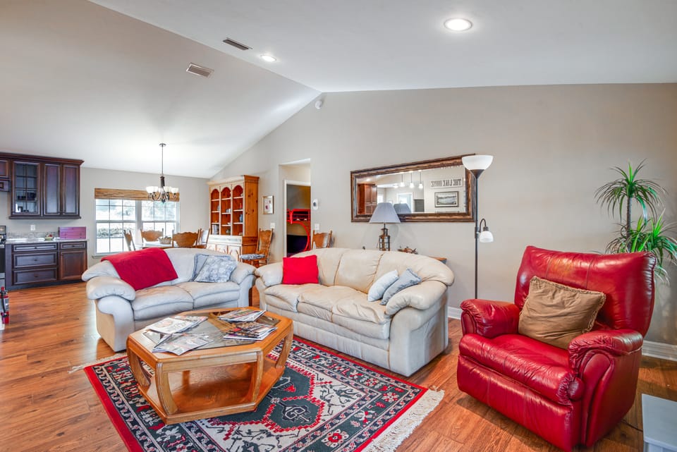 Hawthorne Vacation Rental w/ Access to Cue Lake House in Florida