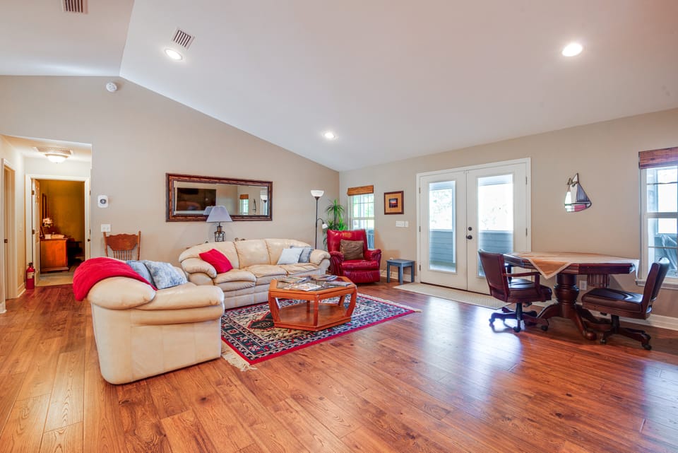 Hawthorne Vacation Rental w/ Access to Cue Lake House in Florida