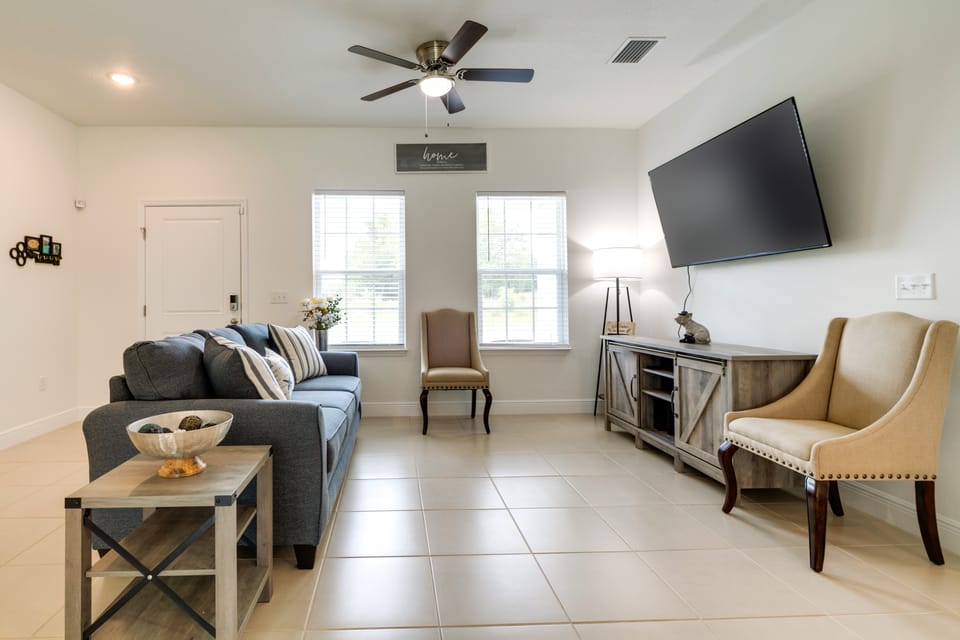 Bright, Pet-Friendly Home: 16 Mi to Downtown Ocala House in Florida