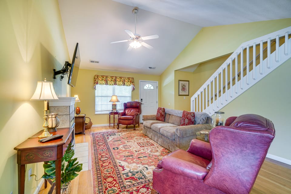 Pigeon Forge Home w/ Deck & Hot Tub Near Town! House in Pigeon Forge