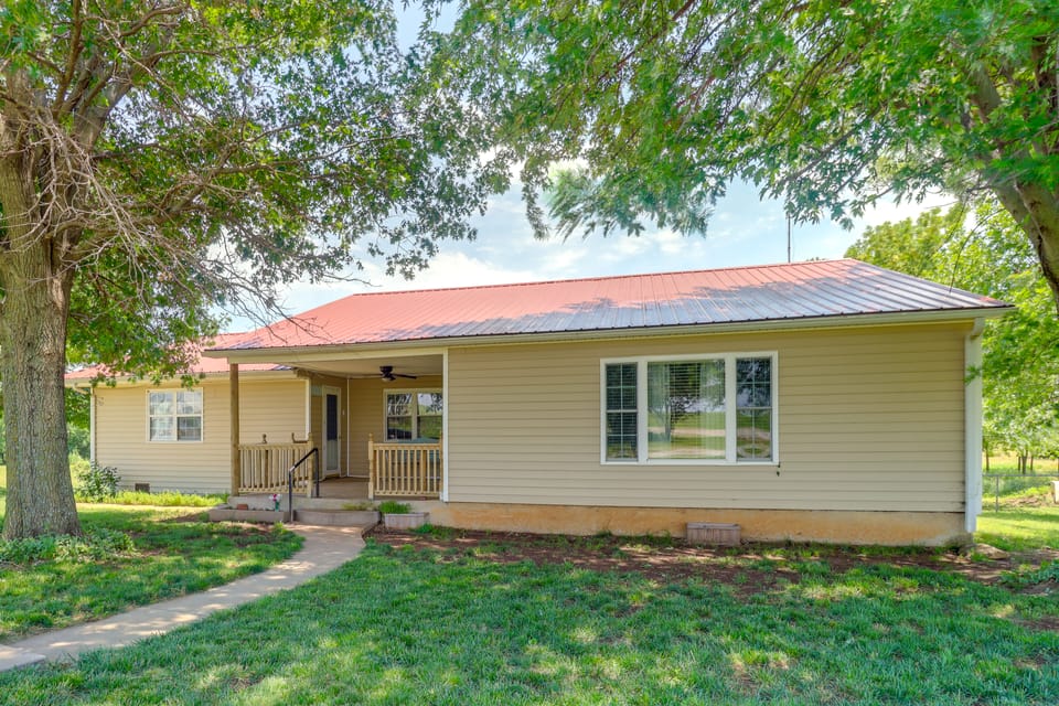 Charming Kaw Lake Country Home w/ Game Room! House in Oklahoma