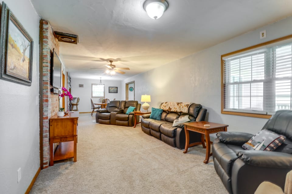 Charming Kaw Lake Country Home w/ Game Room! House in Oklahoma