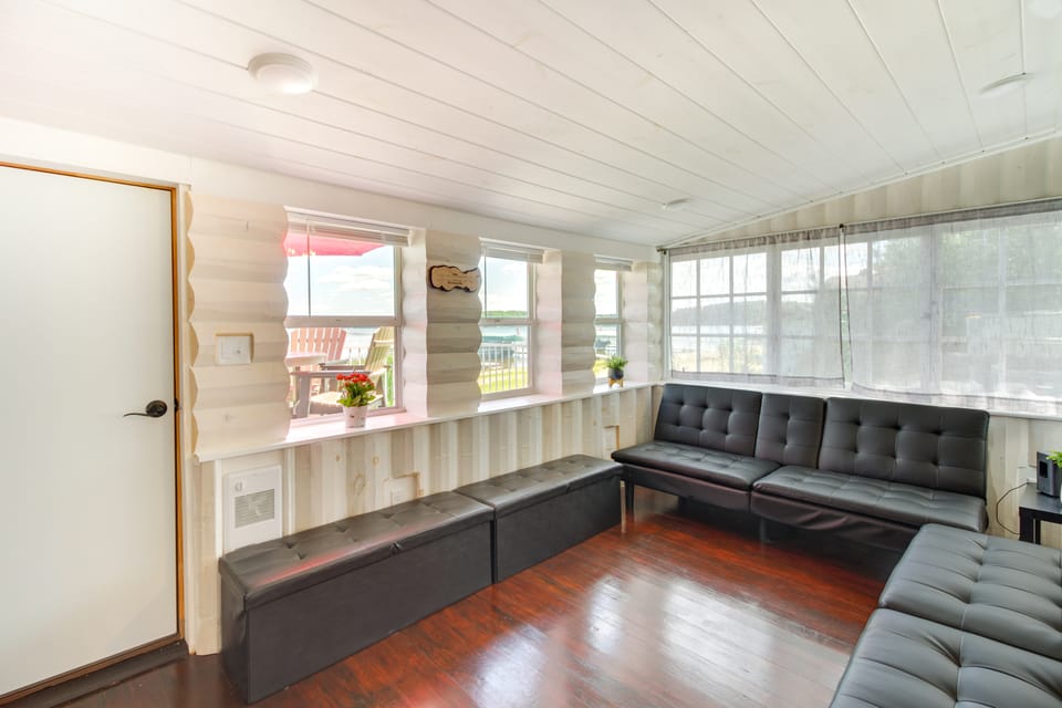 Lakefront Motley Cabin w/ Private Deck + Dock! House in Minnesota