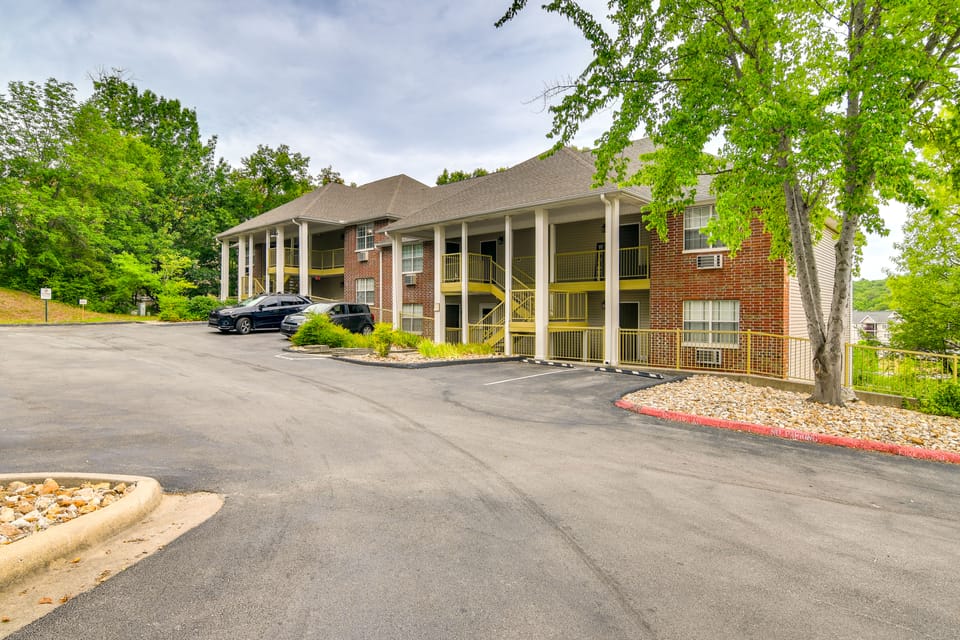 Modern Branson Condo on Thousand Hills Golf Course Apartment in Branson