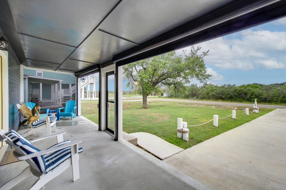 Relax at Heron Bay Cottage in Rockport, Texas! Cottage in Texas