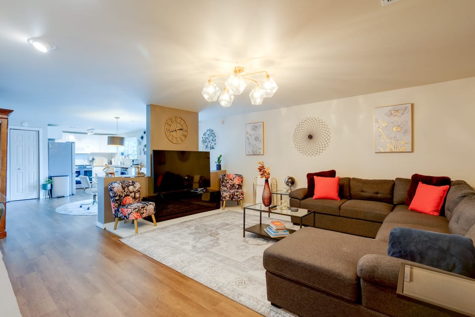 Extended PNW Stay in Des Moines Apartment in Des Moines