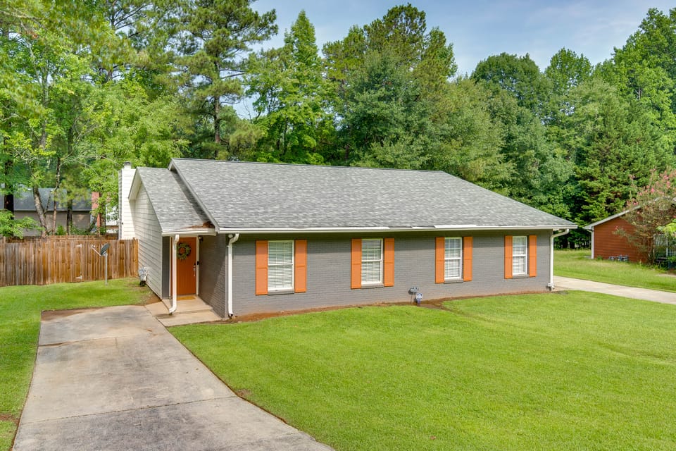 Near Airport, Private Yard! Atlanta Rental House in Georgia