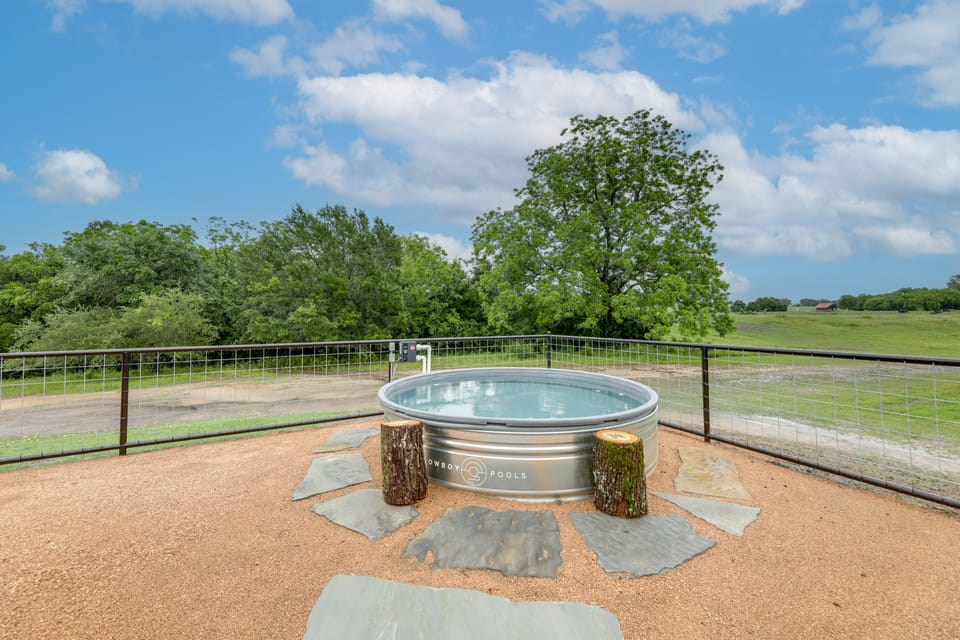 Sip, Fish & Relax Fireside: Serene Schulenburg Gem House in Texas
