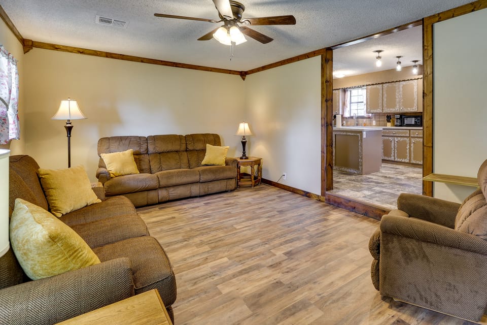 9 Mi to Grove: Home w/ Fire Pit in Southwest City House in Ozark Mountains