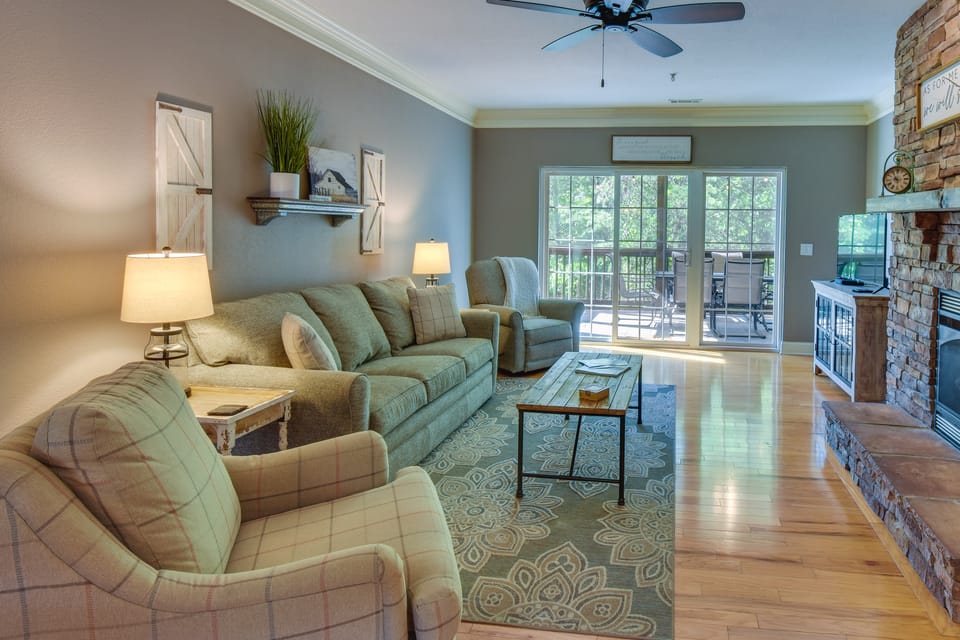 Clayton Resort Getaway w/ Pool Access, Pickleball! Apartment in Georgia