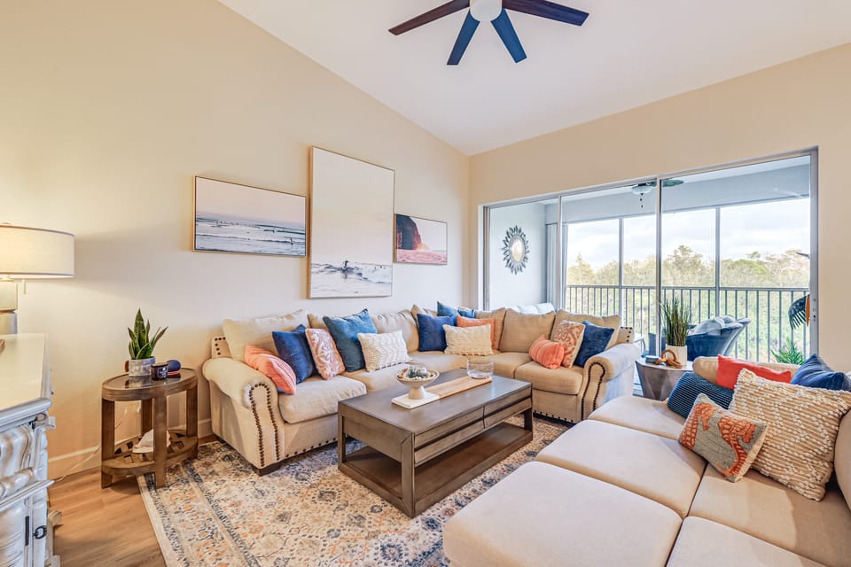 Elegant Naples Condo w/ Golf View & Community Pool Apartment in Collier County