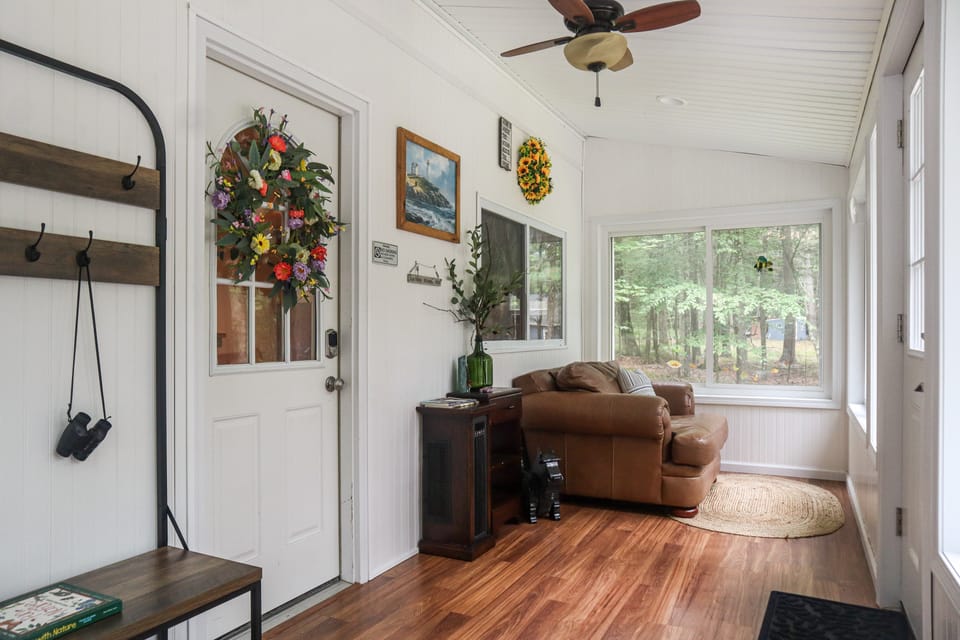 Huguenot Retreat w/ Screened Porch & Lake Access! Cottage in Hudson Valley