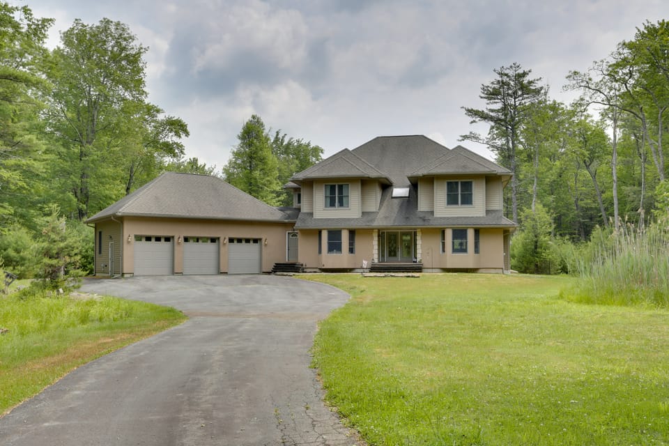 Glen Spey Home w/ Grill ~ 5 Mi to Delaware River House in Pennsylvania