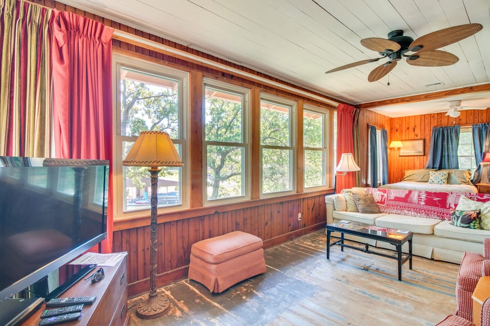 Swim Dock + Views: Lakefront Afton Vacation Rental Apartment in Cleora