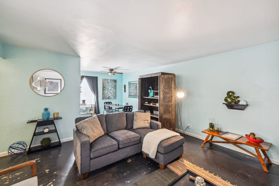Dallas Condo w/ Pool Access ~ 4 Mi to Downtown! Apartment in Dallas