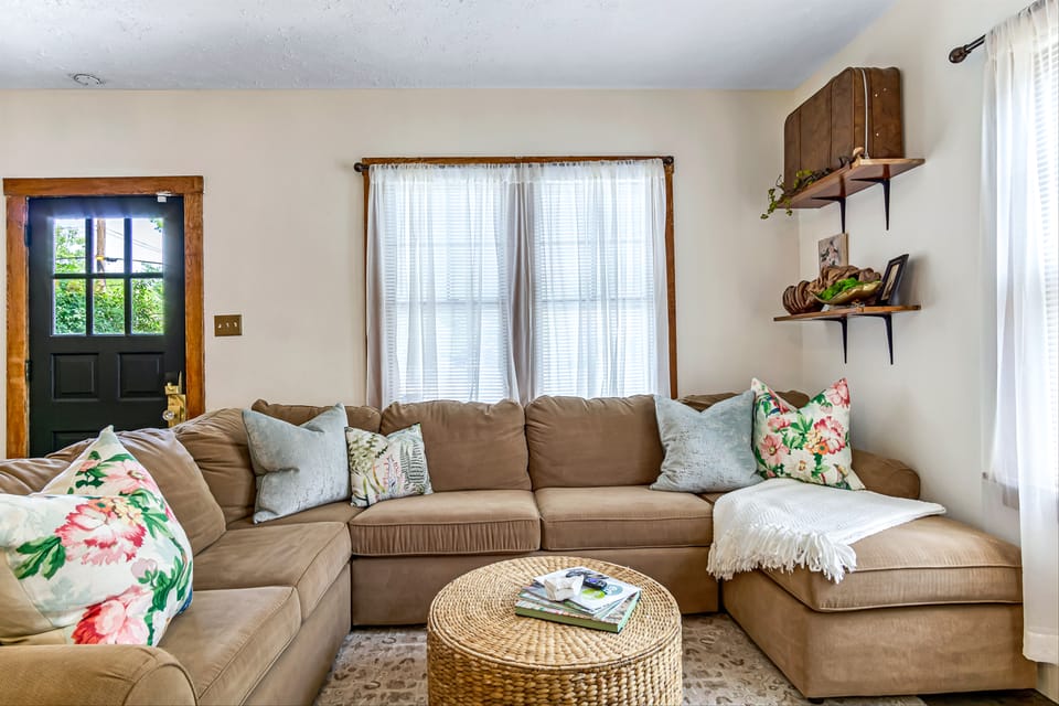 Charming Edwardsville Home: Walk to Downtown! House in Illinois