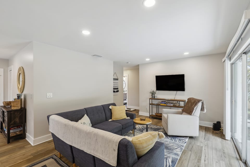 Tampa Vacation Rental ~ 3 Mi to Downtown! House in Tampa