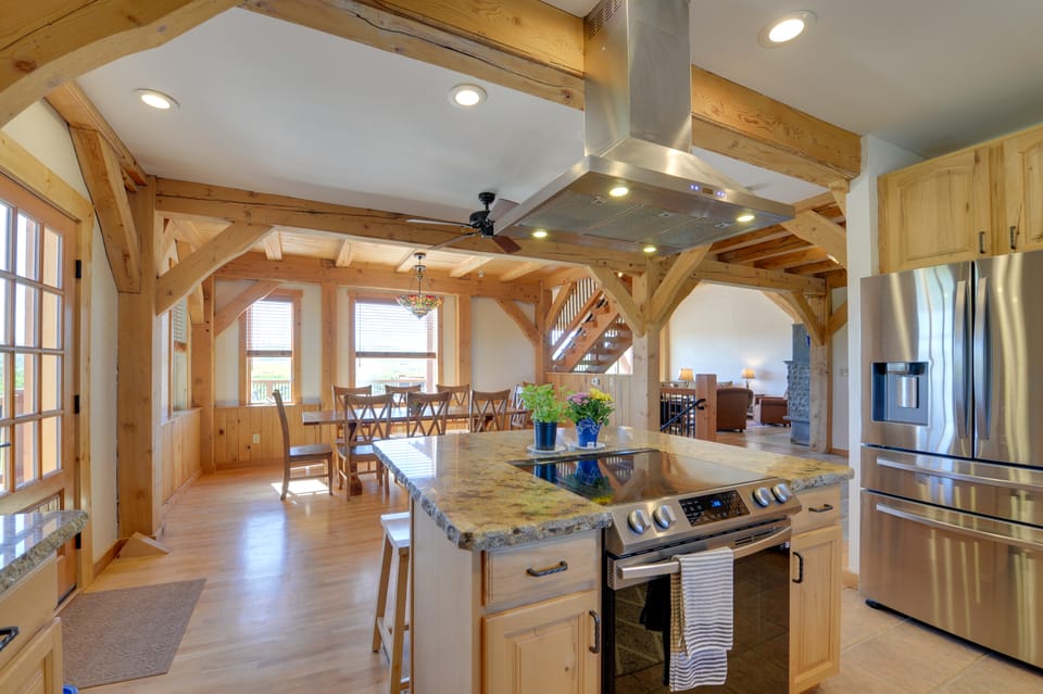 Yellowstone & Jackson Hole Hot Tub Retreat House in Idaho