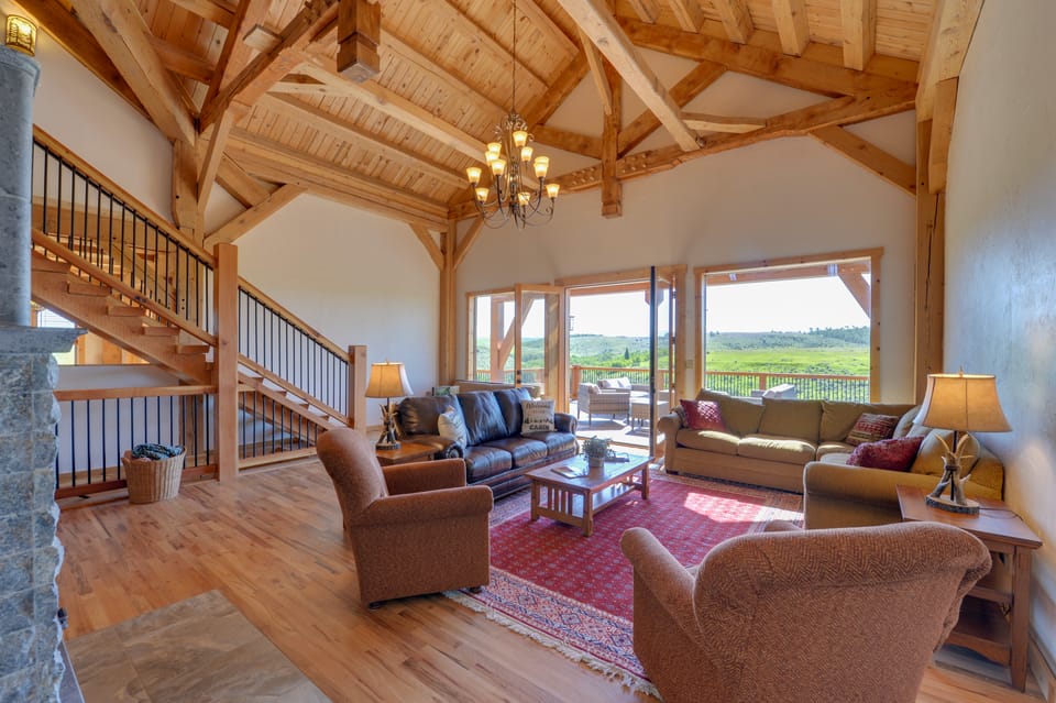 Yellowstone & Jackson Hole Hot Tub Retreat House in Idaho