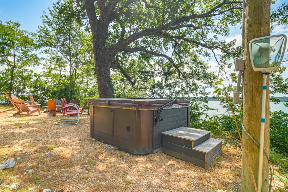Private Hot Tub & Dock: Lakefront Grove Retreat! House in Ozark Mountains