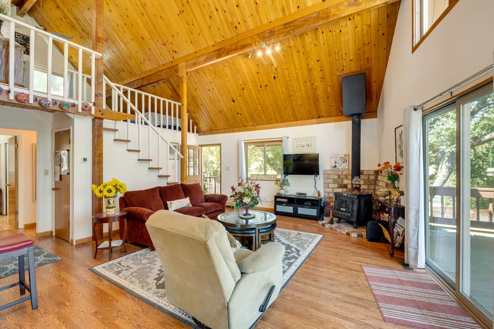 Groveland Vacation Rental ~ 26 Miles to Yosemite! House in Groveland