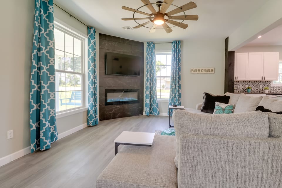 Spacious Yard, Games & Fire Pit: Grove Home Rental House in Grove