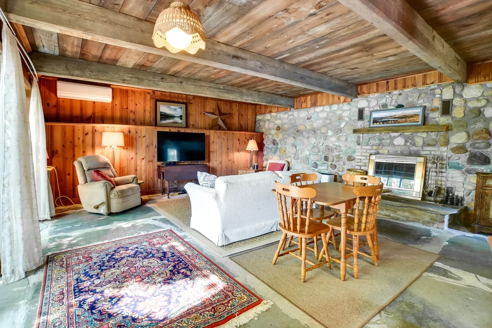 Waterfront Escape on Loon Lake: Private Beach! Cottage in Finger Lakes