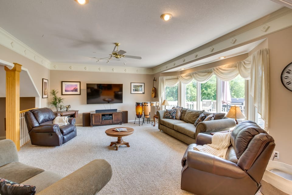 Sibley Home w/ Game Room & Expansive Yard! Apartment in Missouri