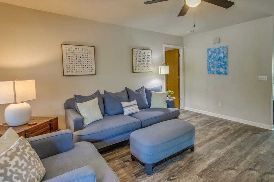 Dog-Friendly Oak Island Rental - 1 Mi to Beach! House in Oak Island