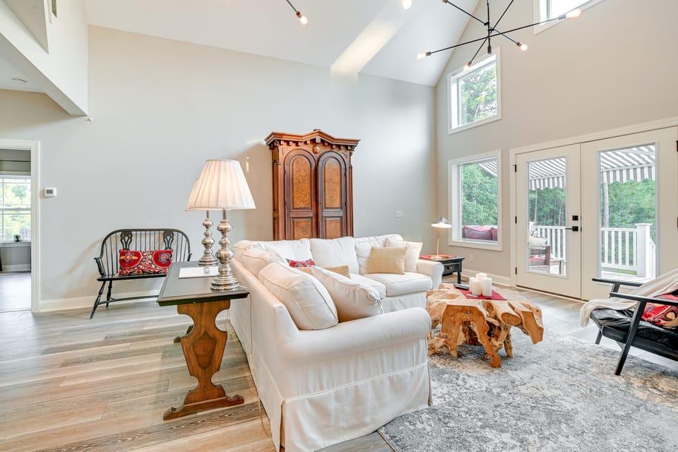 Expansive Georgetown Home w/ Decks & Fire Pit! House in South Carolina