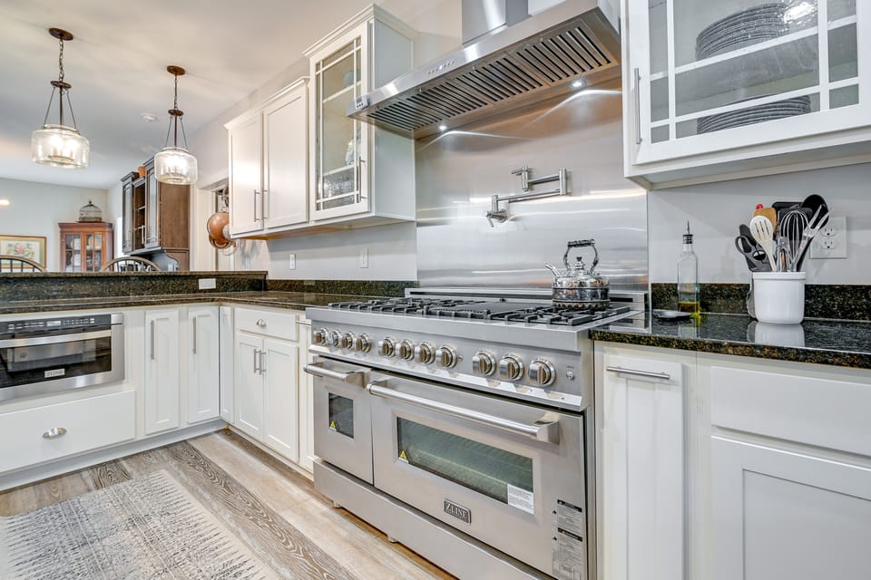 Expansive Georgetown Home w/ Decks & Fire Pit! House in South Carolina