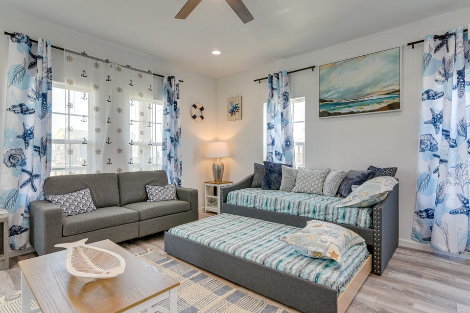 Walk to Gulf: Ocean-View Home in Crystal Beach! House in Bolivar Peninsula