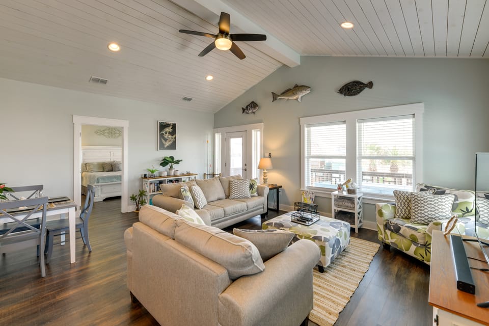 Resort Perks: Waterfront Rockport Home! House in Texas