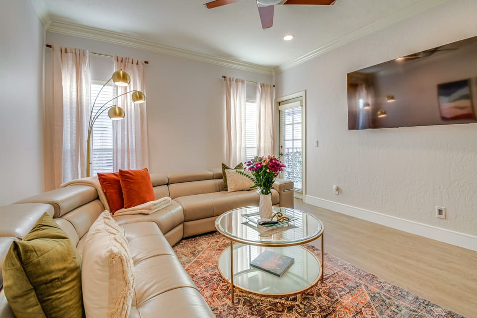 Lovely Scottsdale Retreat: Pool & Hot Tub Access! Apartment in Scottsdale